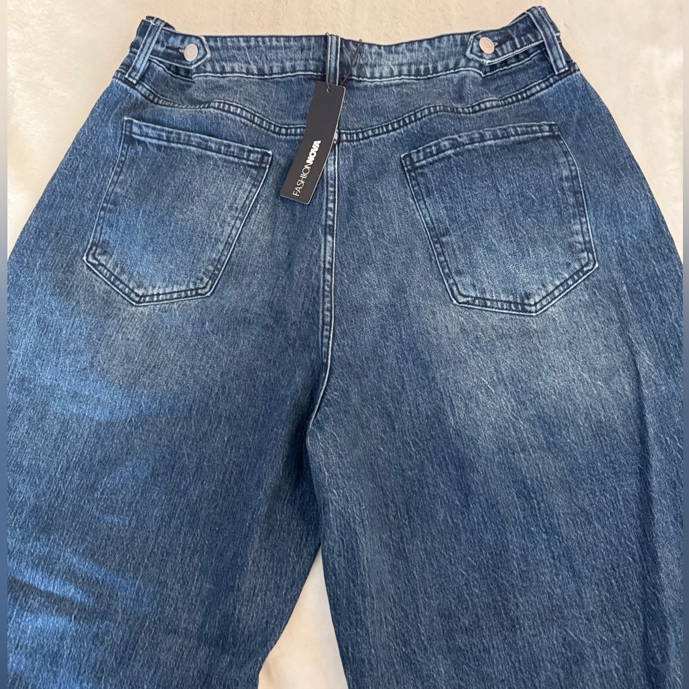 Fashion Nova ‘For the Record Stretch Taper Leg Jeans’, Blue- size 15 - Picture 5 of 16
